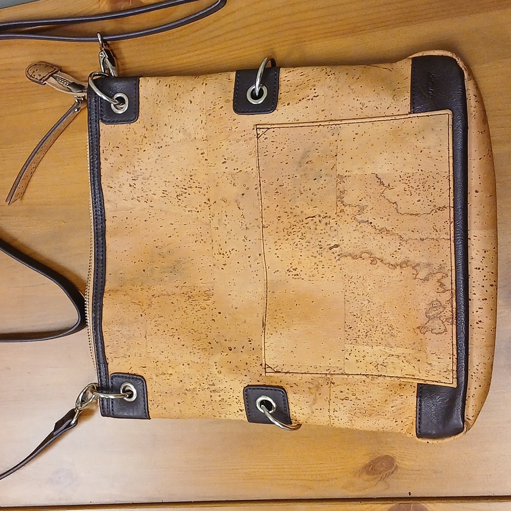 Queork Brown leather strap cross-body bag